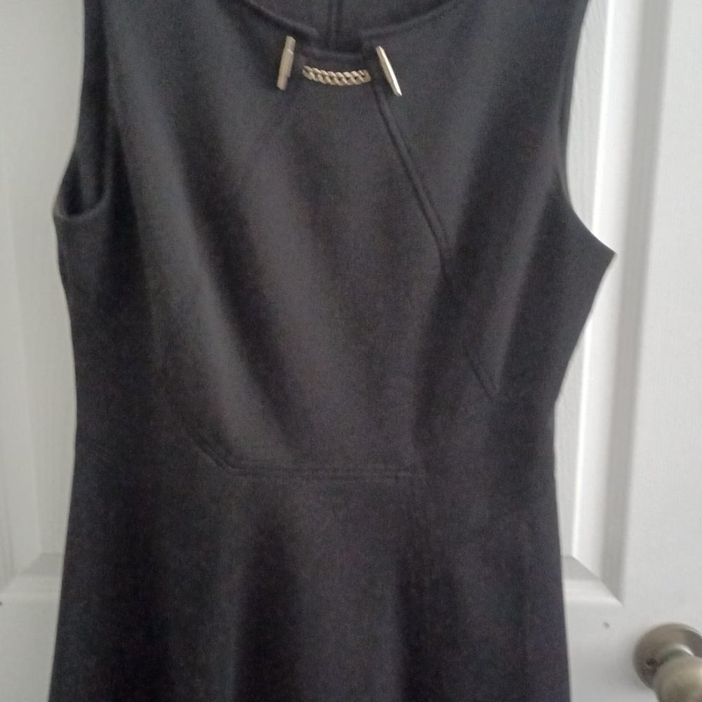 Classic never worn dresses - Picture 4 of 4
